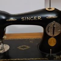 Macchina da cucire Singer a pedale in ghisa