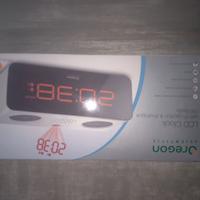 Radio-sveglia LCD, Oregon Scientific.