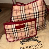 Borsa burberry a mano o spalla con pochette