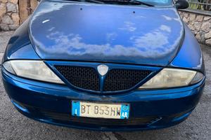 lancia ypsilon 1.2 benzina 