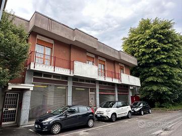 Locale commerciale 200 mq + 80 magazzino