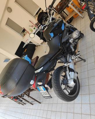 BMW R1200R