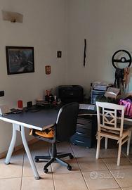 Tavolo angolare da ufficio