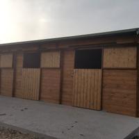 box per cavalli e animali da cortile