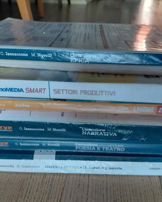 Libri scolastici  superiori.