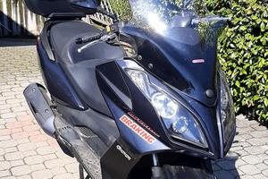 Scooter Kymco downtown 300