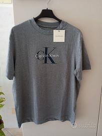 T-shirt Calvin Klein nuova