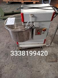 Impastatrice professionale  220 v. 42 kg di impast