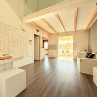 Trivano al Quartello ultimo piano con soppalco