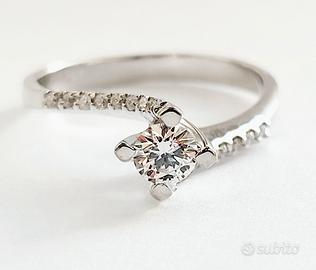 Anello Solitario Valentino pavè Oro Diamanti 18kt