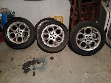 Cerchi in lega  16 pollici alfa Romeo