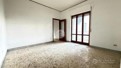 4 LOCALI A MARANO DI NAPOLI
