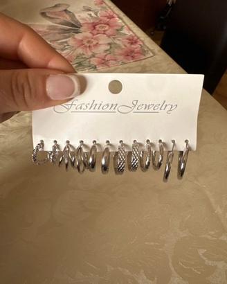 6 paia di orecchini color argento