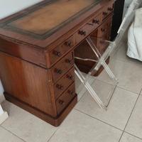 Scrivania Scrittoio in legno e sedia in plexiglass