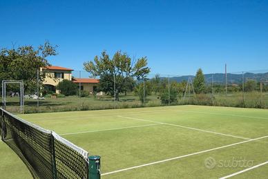 Casa con piscina campo da tennis a 5 min dal mare