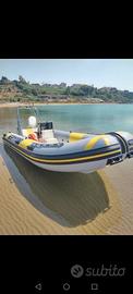 Gommone 9 posti + motore Johnson + carrello