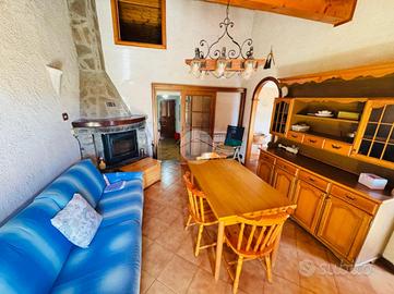 CASA SEMINDIPENDENTE A SESTA GODANO