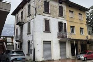 Immobile in asta di 278 m² con più di 5 locali a P