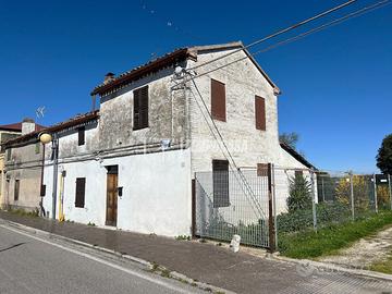 INDIPENDENTE DA RISTRUTTURARE CON SPAZIO ESTERNO