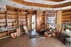 Da privato negozio + laboratorio