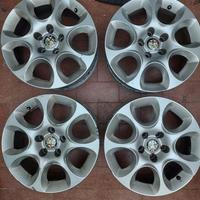 Cerchi in lega 16 pollici per Alfa Romeo