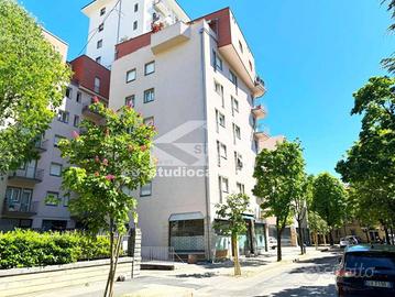 Appartamento di 154 m² con più di 5 locali e posto