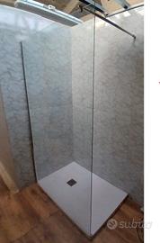 Doccia walk-in piatto doccia più parete in vetro