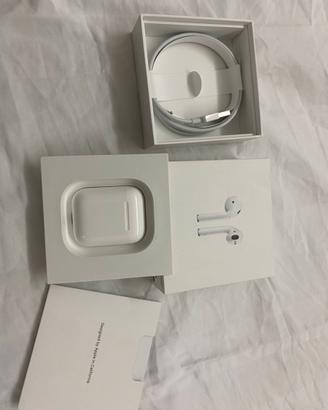 Apple AirPods (2ª generazione) con custodia