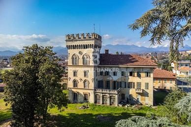 Villa di 3200 m² con più di 5 locali a Lessona