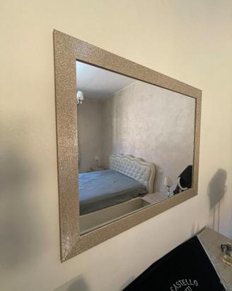 Specchio da parete con cornice glitterata oro/cham