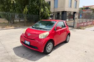 Toyota IQ anno 2010 benzina/gpl 1.0 prezzo trattab