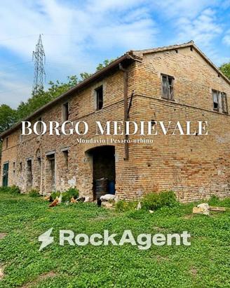 Rustico / Casale di 108 m² con 4 locali a Mondavio