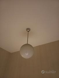 Lampadari a sfera in vetro bianco