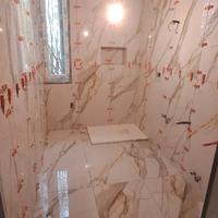 Muratore piastrellista