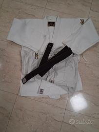 Judogi Mizuno omologato.