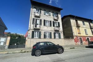 TRIFAMILIARE A TORINO