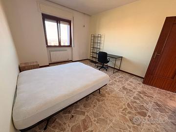 Stanza Singola in Viale Manzoni