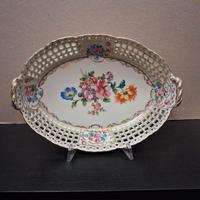 Ciotola traforata in porcellana decorata