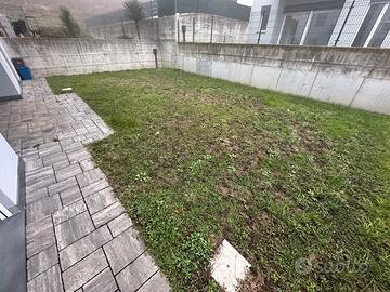 Tre locali con giardino e box doppio