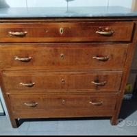 cassettiera vecchia con specchio 