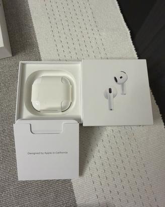 APPLE AirPods 4 AURICOLARI cancellazione rumore