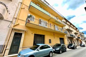 Appartamento in via De Santis, Partinico