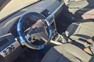 Macchina opel astra