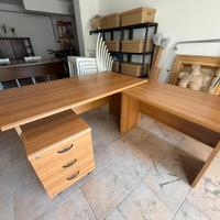 Scrivanie da ufficio angolare con cassetto