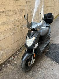 Scuter 50 Kymco 4 tempi