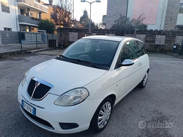 Lancia Ypsilon 1.4 Platino Ecochic GPL