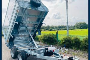 Rimorchio ribaltabile 240 x 152 cm o 304 x 152 cm.