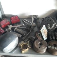 Tanti pezzi Piaggio Ciao e Si in blocco o sciolti 