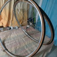 Coppia di ruote Campagnolo da 28 pollici 