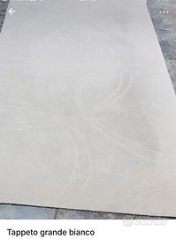 Tappeto bianco